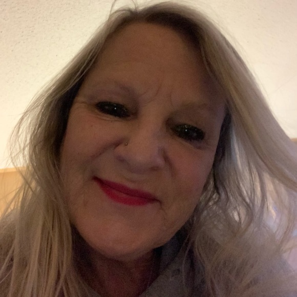 Meet your Posher, Michele - Picture 1 of 1